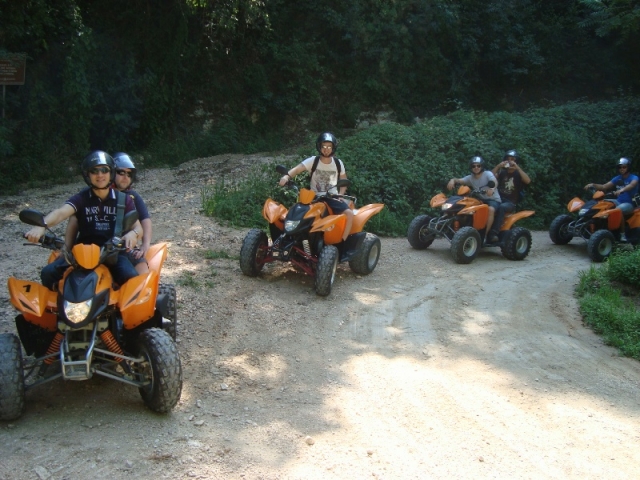 Tutti n fila e in sicurezza.jpg